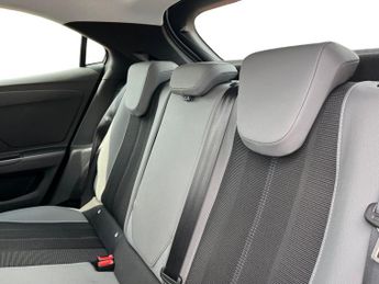 Vauxhall Mokka Electric 50kwh Design Suv 5dr Electric Auto (136 Ps)