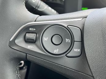 Vauxhall Mokka Electric 50kwh Design Suv 5dr Electric Auto (136 Ps)