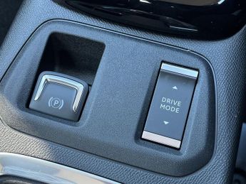 Vauxhall Corsa Electric 50kwh Design Hatchback 5dr Electric Auto (136 Ps)