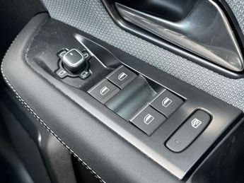 Vauxhall Grandland Electric 73kwh Ultimate Suv 5dr Electric Auto (213 Ps)