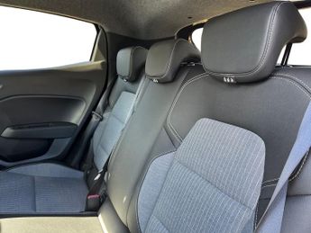 Renault Clio 1.6 E Tech Techno Hatchback 5dr Petrol Hybrid Auto Euro 6 (s/s) 