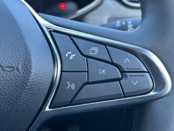 Renault Clio 1.6 E Tech Techno Hatchback 5dr Petrol Hybrid Auto Euro 6 (s/s)