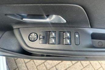 Vauxhall Mokka Electric 50kwh Sri Premium Suv 5dr Electric Auto (136 Ps)