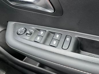 Peugeot E 208 50kwh E Style Hatchback 5dr Electric Auto (7.4kw Charger) (136 P