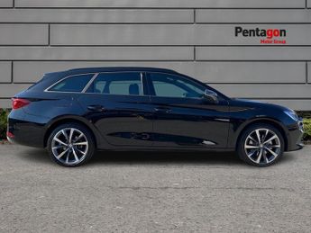 SEAT Leon Estate e Hybrid 1.5 Ehybrid 25.8kwh Fr Sport Estate 5dr Petrol Plug In Hybrid Ds