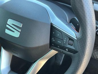 SEAT Leon Estate e Hybrid 1.5 Ehybrid 25.8kwh Fr Sport Estate 5dr Petrol Plug In Hybrid Ds