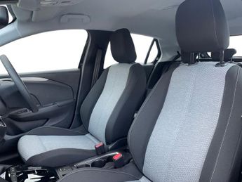 Vauxhall Corsa Electric 50kwh Design Hatchback 5dr Electric Auto (136 Ps)