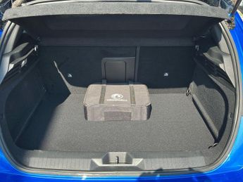 Vauxhall Astra Electric 54kwh Ultimate Hatchback 5dr Electric Auto (156 Ps)