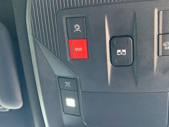 Vauxhall Astra Electric 54kwh Ultimate Hatchback 5dr Electric Auto (156 Ps)