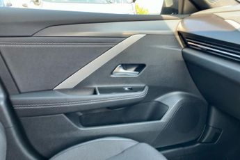 Vauxhall Astra Electric 54kwh Gs Hatchback 5dr Electric Auto (156 Ps)