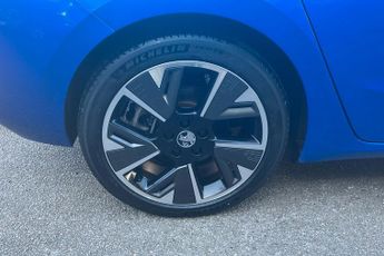 Vauxhall Astra Electric 54kwh Ultimate Hatchback 5dr Electric Auto (156 Ps)