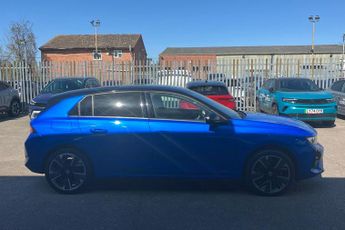 Vauxhall Astra Electric 54kwh Ultimate Hatchback 5dr Electric Auto (156 Ps)