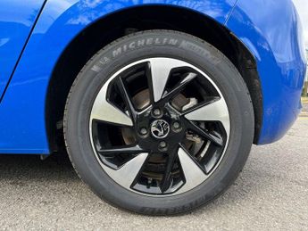 Vauxhall Corsa Electric 50kwh Design Hatchback 5dr Electric Auto (136 Ps)