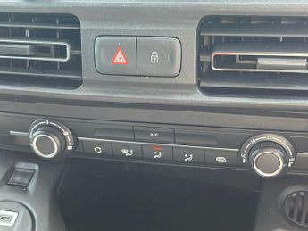 Vauxhall Combo E 52kwh Pro Xl Panel Van 6dr Electric Auto Lwb (7.4kw Charger) (13