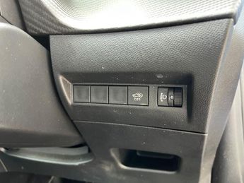 Peugeot E 2008 50kwh Allure Suv 5dr Electric Auto (7kw Charger) (136 Ps)