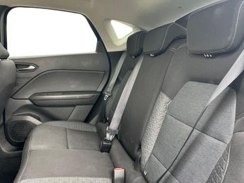 Renault Captur 1.3 Tce Iconic Edition Suv 5dr Petrol Edc Euro 6 (s/s) (140 Ps)