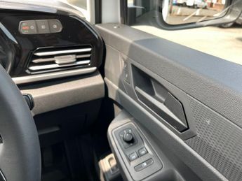 Ford Transit Connect 1.5 240 Ecoboost Trend Panel Van 5dr Petrol Plug In Hybrid Auto 