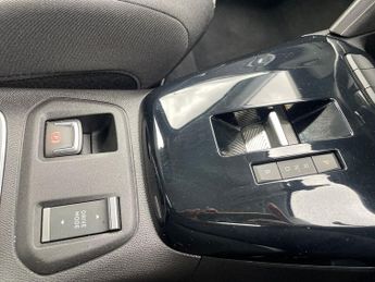 Vauxhall Corsa Electric 50kwh Design Hatchback 5dr Electric Auto (136 Ps)