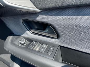 Vauxhall Grandland Electric 73kwh Ultimate Suv 5dr Electric Auto (213 Ps)