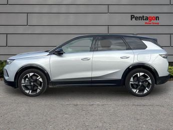 Vauxhall Grandland Electric 73kwh Ultimate Suv 5dr Electric Auto (213 Ps)