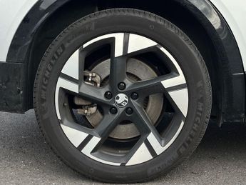 Vauxhall Grandland Electric 73kwh Ultimate Suv 5dr Electric Auto (213 Ps)