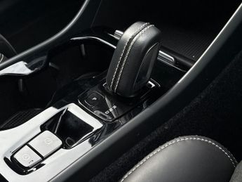 Volvo Xc40 1.5h T5 Twin Engine Recharge 10.7kwh R Design Pro Suv 5dr Petrol