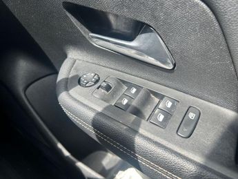 Vauxhall Mokka Electric 50kwh Ultimate Suv 5dr Electric Auto (136 Ps)