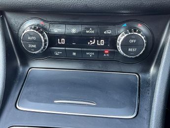 Mercedes Benz Gla 2.1 Gla220d Amg Line (executive) Suv 5dr Diesel 7g Dct 4matic Eu