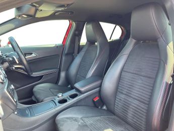 Mercedes Benz Gla 2.1 Gla220d Amg Line (executive) Suv 5dr Diesel 7g Dct 4matic Eu