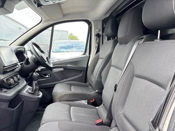 Renault Trafic Panel Van 2.0 Dci Blue 28 Sport Panel Van 5dr Diesel Edc Swb Euro 6 (s/s) 