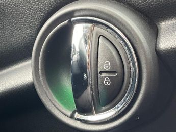 MINI 3 Door Hatch 1.5 Cooper Hatchback 3dr Petrol Steptronic Euro 6 (s/s) (136 Ps)