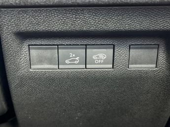 Vauxhall Grandland Electric 73kwh Ultimate Suv 5dr Electric Auto (213 Ps)