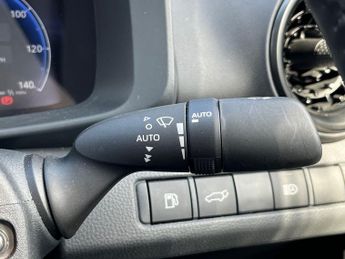 Toyota C Hr 1.8 Vvt H Excel Suv 5dr Petrol Hybrid CVT Euro 6 (s/s) (140 Ps)