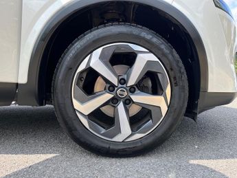 Nissan Qashqai 1.3 Dig T Mhev Premiere Edition Suv 5dr Petrol Hybrid Xtron Euro
