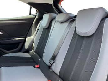 Vauxhall Mokka Electric 50kwh Design Suv 5dr Electric Auto (136 Ps)