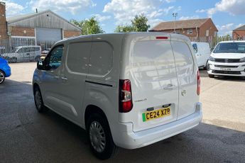 Vauxhall Combo Electric 2300 50kwh Pro Panel Van 5dr Electric Auto L1 (7.4kw Charger) (1