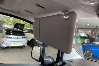 Vauxhall Combo Electric 2300 50kwh Pro Panel Van 5dr Electric Auto L1 (7.4kw Charger) (1