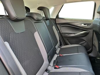 Vauxhall Grandland X 1.2 Turbo Sri Nav Suv 5dr Petrol Auto Euro 6 (s/s) (130 Ps)