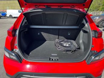 Hyundai Kona 64kwh Premium Suv 5dr Electric Auto (10.5kw Charger) (204 Ps)