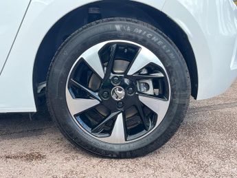 Vauxhall Corsa Electric 50kwh Design Hatchback 5dr Electric Auto (136 Ps)