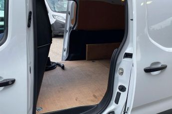Vauxhall Combo Electric 2300 50kwh Dynamic Crew Van Double Cab 6dr Electric Auto L2 (7.4