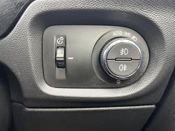 Vauxhall Corsa Electric 50kwh Elite Nav Premium Hatchback 5dr Electric Auto (7.4kw Charg