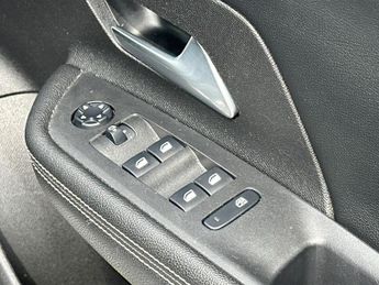 Vauxhall Mokka Electric 50kwh Sri Nav Premium Suv 5dr Electric Auto (136 Ps)