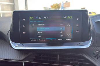 Peugeot E 2008 50kwh Allure Premium Suv 5dr Electric Auto (7kw Charger) (136 Ps