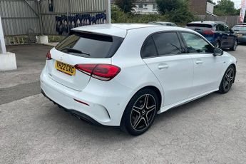 Mercedes Benz A Class 2.0 A180d Amg Line Edition (executive) Hatchback 5dr Diesel 8g D