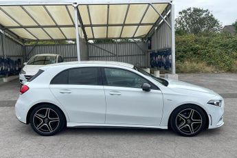 Mercedes Benz A Class 2.0 A180d Amg Line Edition (executive) Hatchback 5dr Diesel 8g D