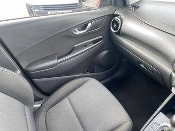 Hyundai Kona 1.6 H Gdi Se Connect Suv 5dr Petrol Hybrid Dct Euro 6 (s/s) (141
