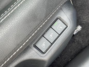 Vauxhall Mokka Electric 50kwh Ultimate Suv 5dr Electric Auto (136 Ps)