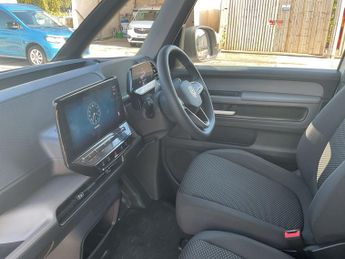 Volkswagen Id. Buzz Cargo Pro 77kwh Commerce Panel Van 5dr Electric Auto (204 Ps)