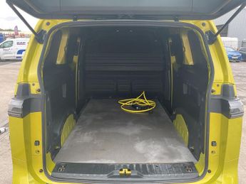 Volkswagen Id. Buzz Cargo Pro 77kwh Commerce Panel Van 5dr Electric Auto (204 Ps)